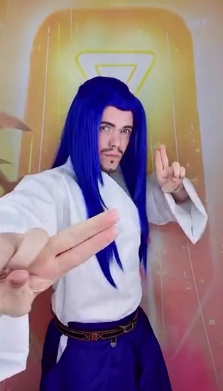 Aleks KostƷͼ
